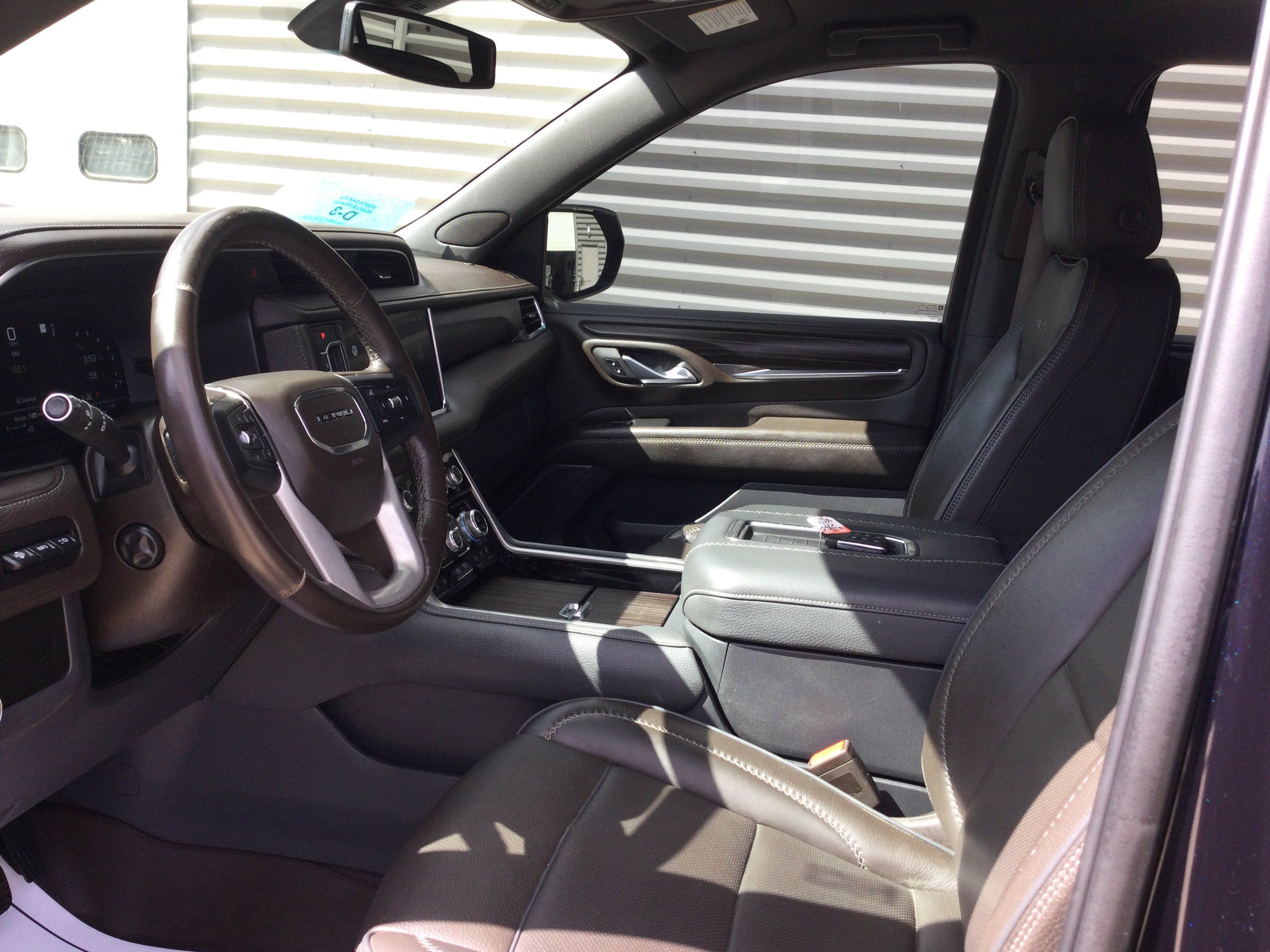 Used 2022 GMC Yukon Denali AWD/4WD image 9