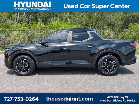 Used 2023 Hyundai Santa Cruz SEL w/ Activity Package FWD image 2