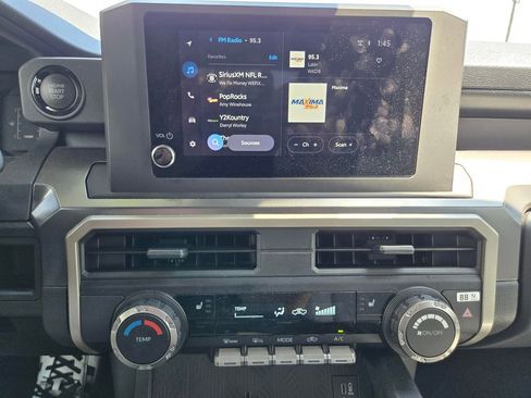 Used 2024 Toyota Tacoma SR5 AWD/4WD image 10