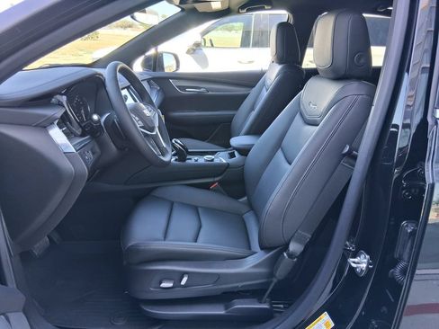New 2026 Cadillac XT5 Luxury w/ LPO, Floor Liner Package AWD/4WD image 17