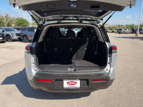 Used 2022 Nissan Pathfinder SV w/ SV Black Package image 29