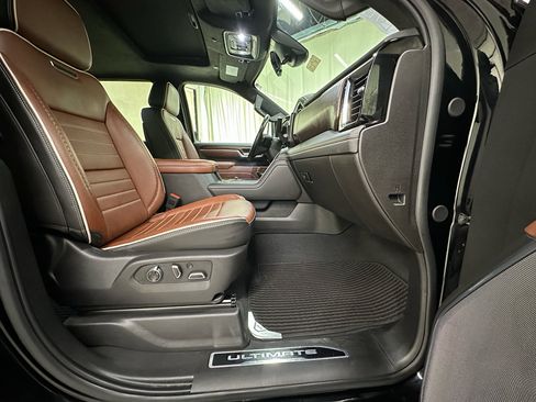 Certified 2025 GMC Sierra 2500 Denali Ultimate AWD/4WD image 24