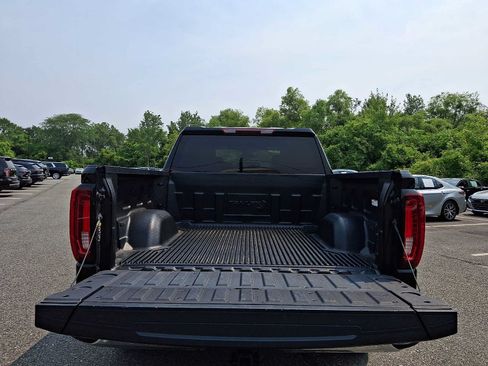 Used 2025 GMC Sierra 1500 SLT AWD/4WD image 29