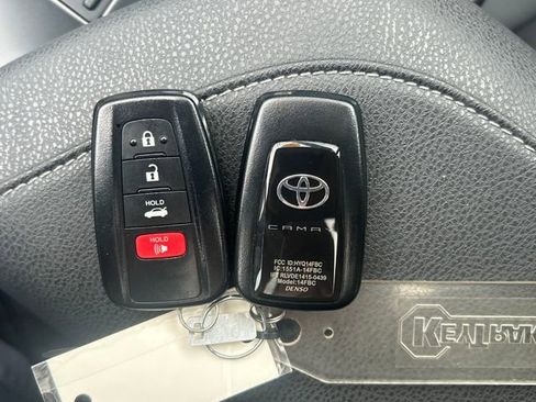 Used 2020 Toyota Camry XSE image 30