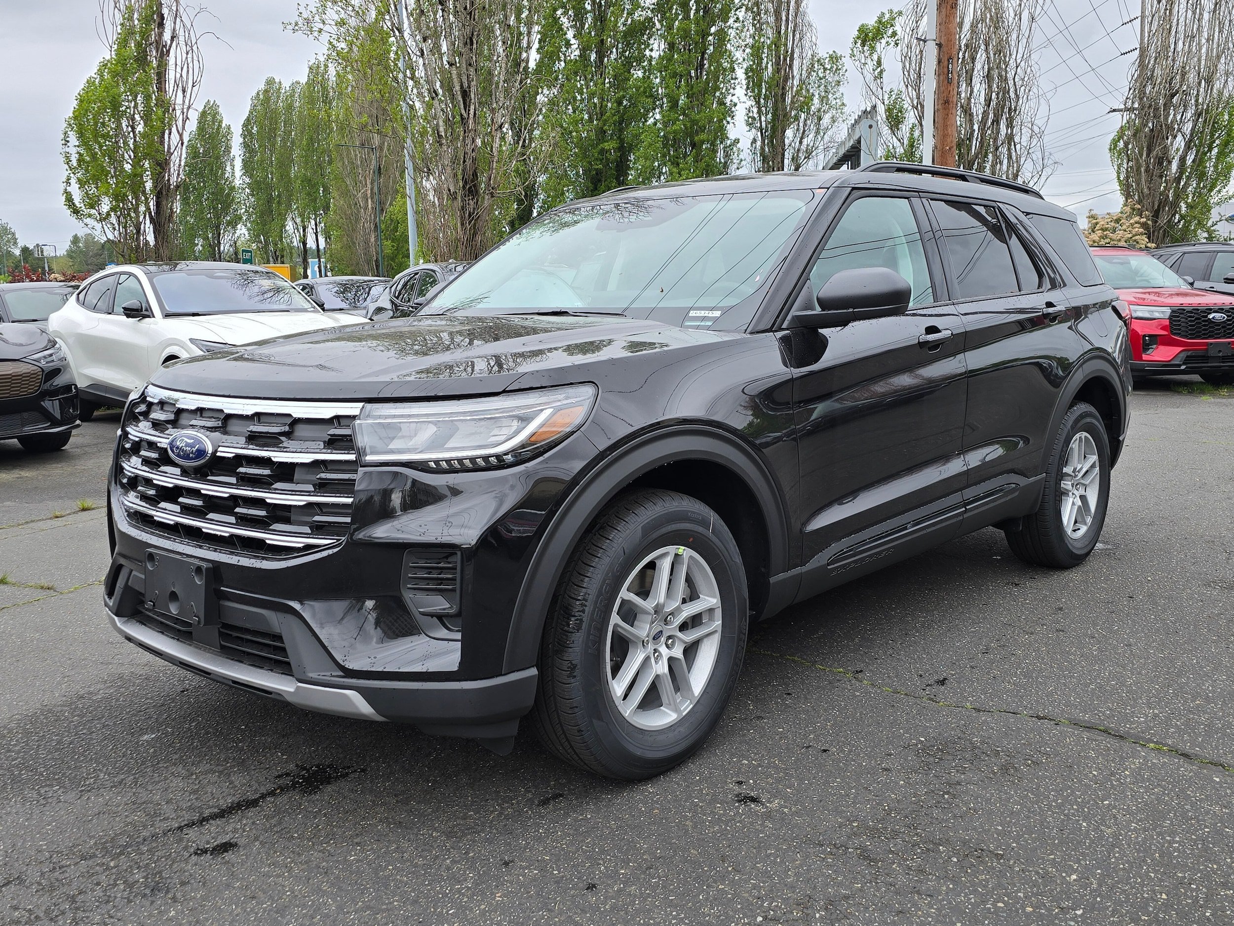 New 2026 Ford Explorer Active AWD/4WD image 1