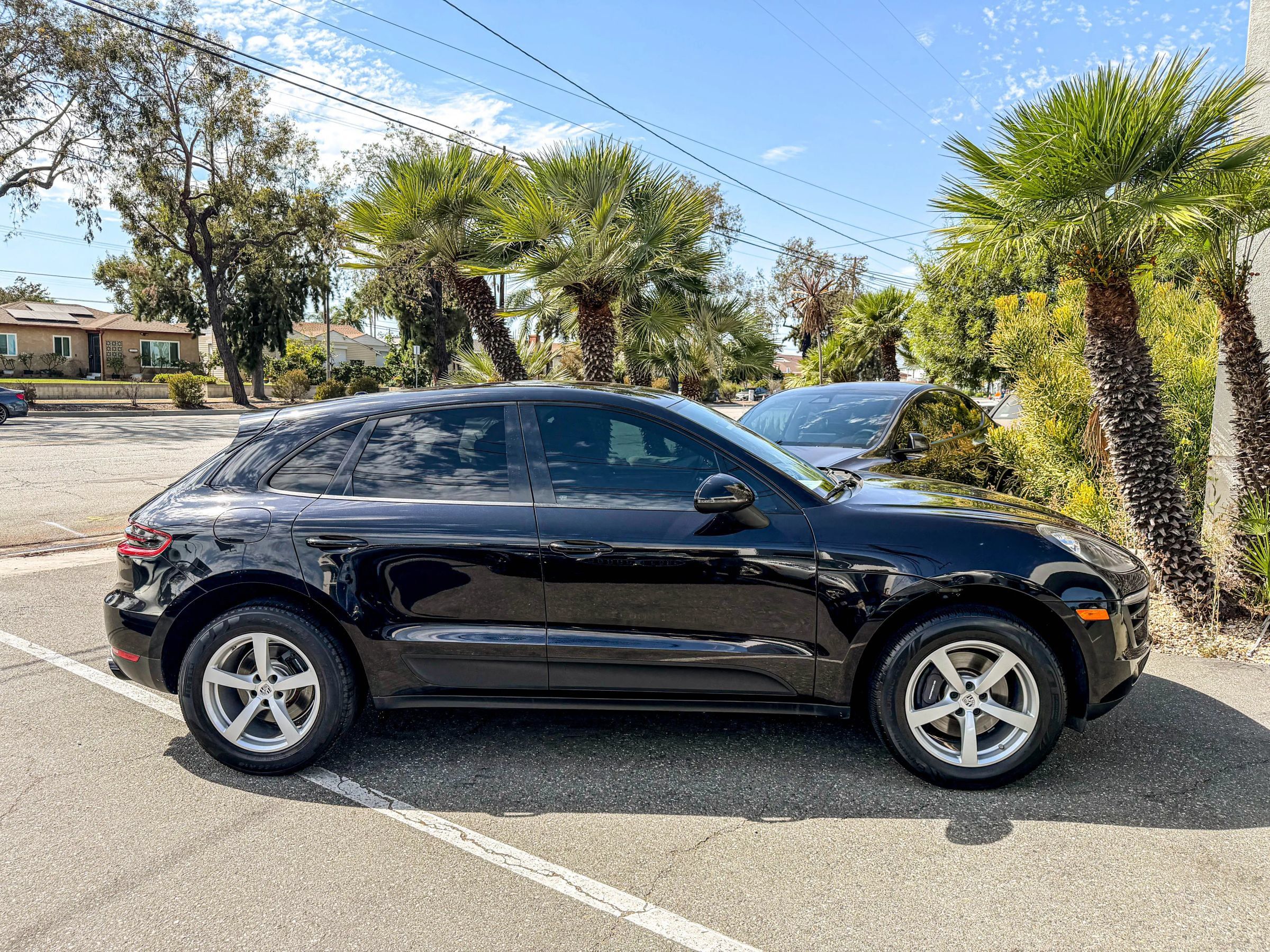 Used 2018 Porsche Macan Sport Edition AWD/4WD image 16
