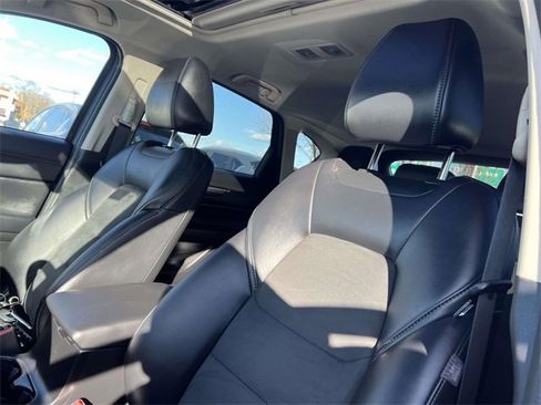 Used 2019 MAZDA CX-5 Touring image 12