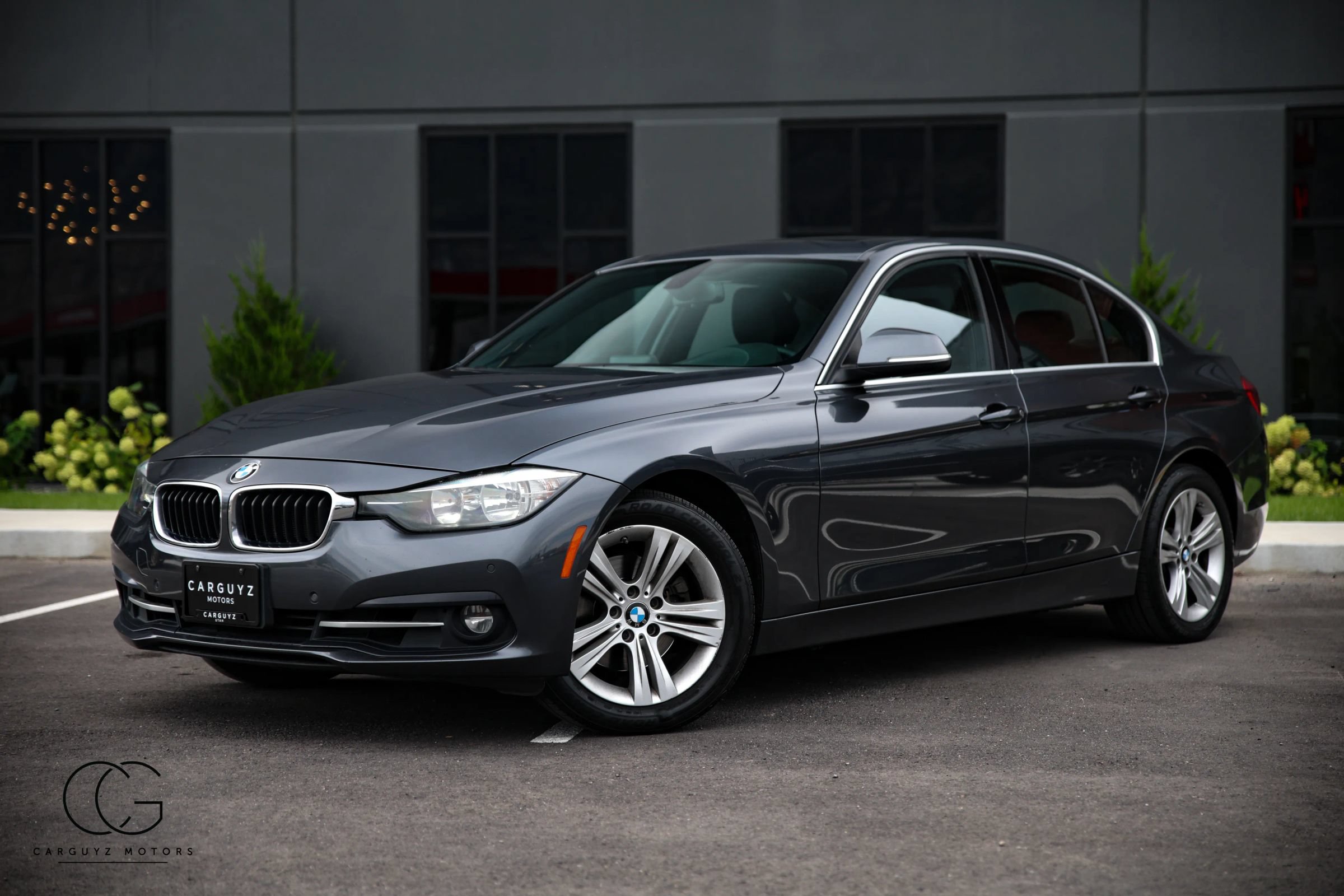Used 2017 BMW 330i Sedan RWD image 3
