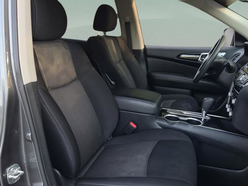 Used 2020 Nissan Pathfinder S image 18