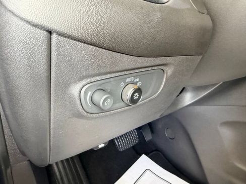 Used 2022 Chevrolet Equinox LT FWD image 14