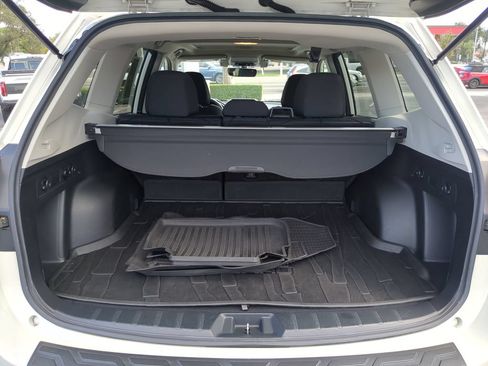 Used 2019 Subaru Forester Premium AWD/4WD image 9