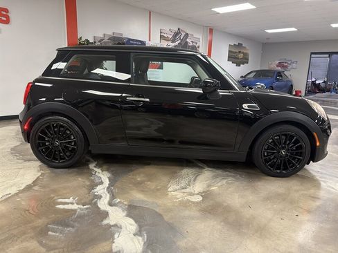 Used 2020 MINI Cooper 2-Door Hardtop FWD image 14