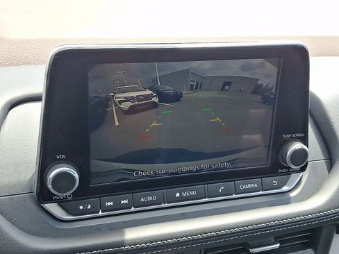 Certified 2023 Nissan Rogue SV w/ SV Premium B Package AWD/4WD image 18
