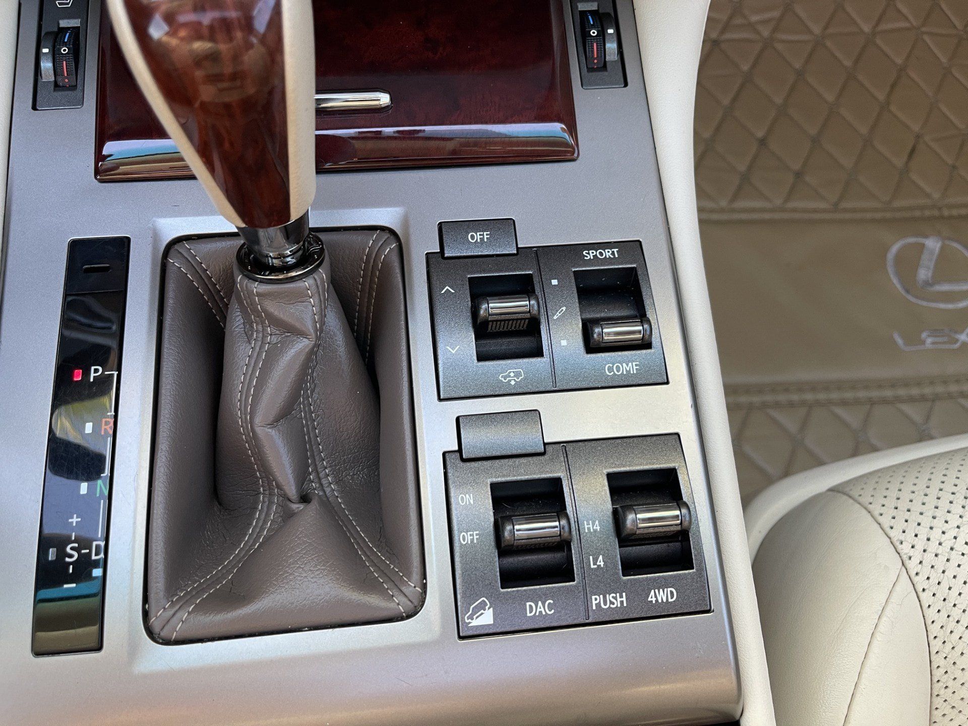 Used 2010 Lexus GX 460 Premium AWD/4WD image 19