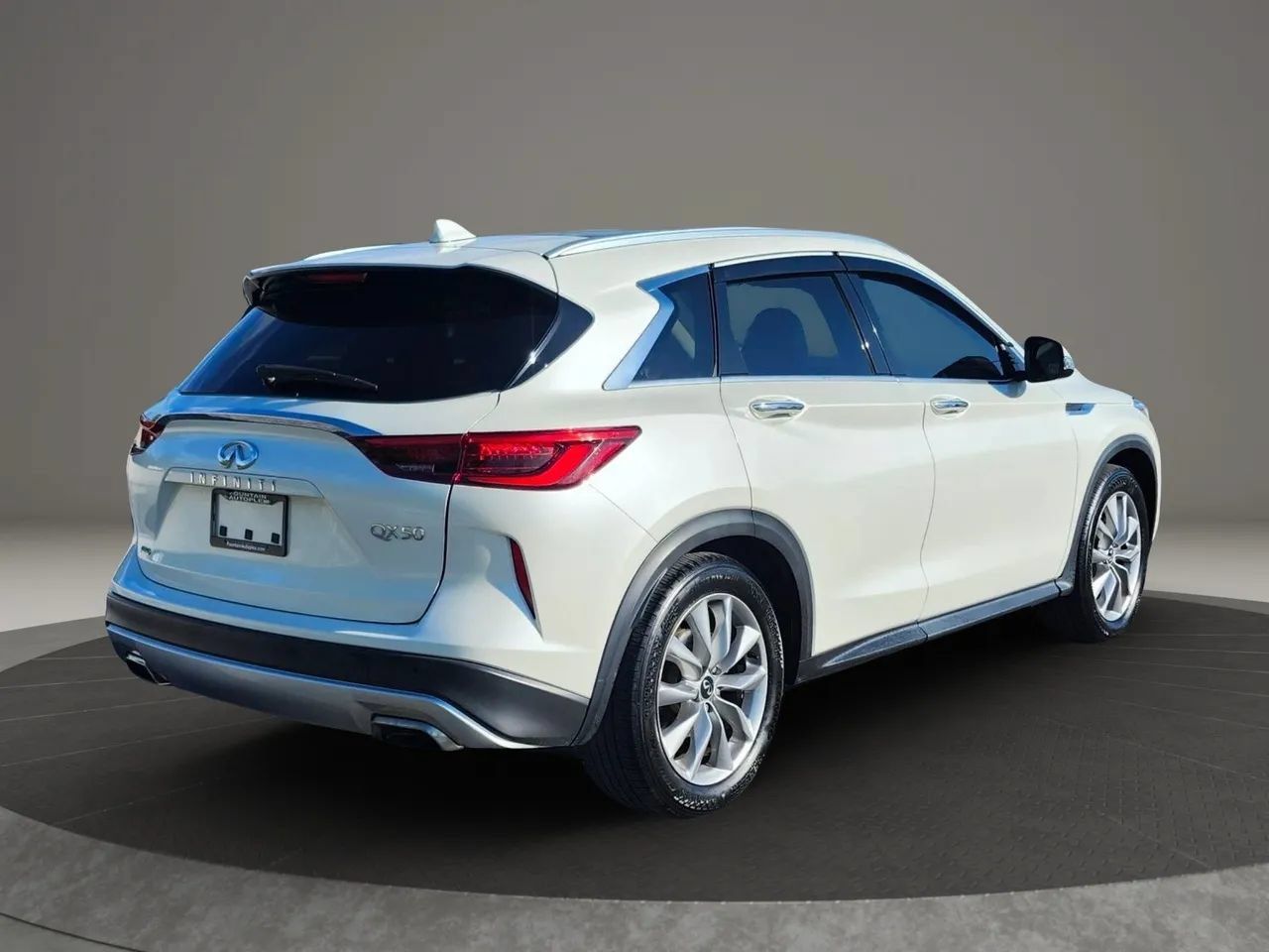 Used 2021 INFINITI QX50 Luxe AWD/4WD image 5