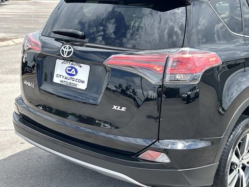 Used 2018 Toyota RAV4 XLE image 12