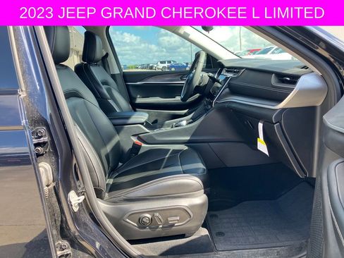 Used 2023 Jeep Grand Cherokee L Limited RWD image 11