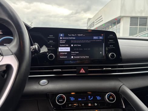 Used 2022 Hyundai Elantra SEL w/ Convenience Package FWD image 19