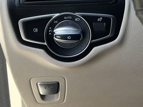 Used 2021 Mercedes-Benz GLC 300 image 20