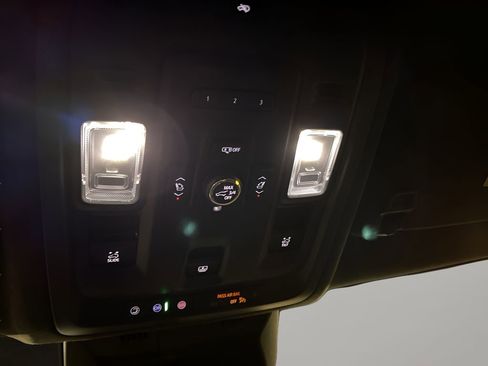 Used 2023 Cadillac Escalade ESV Premium Luxury Platinum image 30