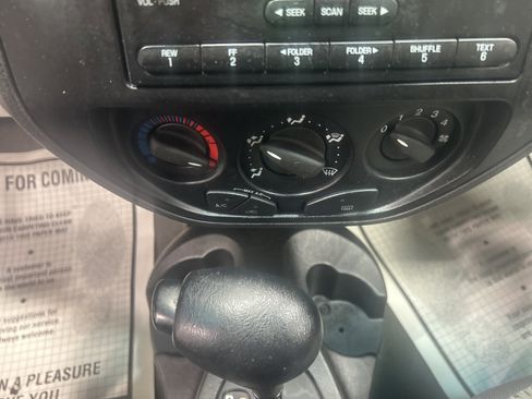 Used 2006 Ford Focus ZX4 image 17