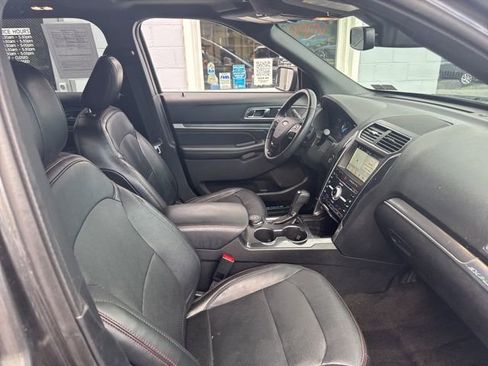 Used 2018 Ford Explorer Sport w/ Equipment Group 401A image 11