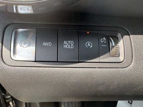 Used 2025 Chevrolet Equinox LT AWD/4WD image 18
