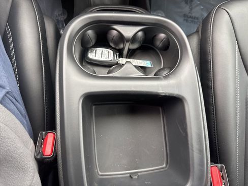 New 2026 Chrysler Pacifica Select image 19