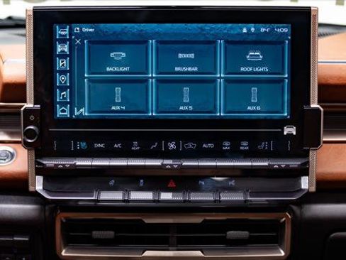 Used 2025 GMC Hummer EV 3X w/ LPO, Dark Essentials Package AWD/4WD image 32