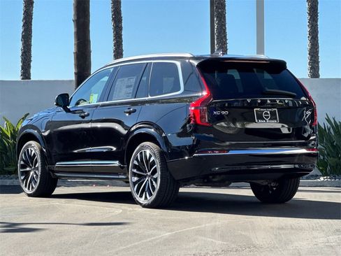 New 2026 Volvo XC90 T8 Plus image 3