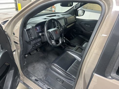 Used 2022 Nissan Frontier PRO-4X w/ Pro-4X Premium Package image 6