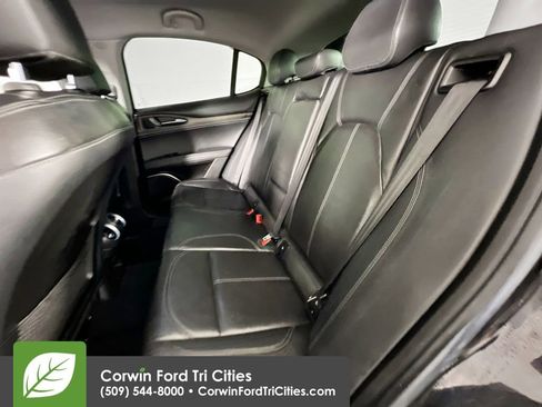 Used 2018 Alfa Romeo Stelvio Ti image 28
