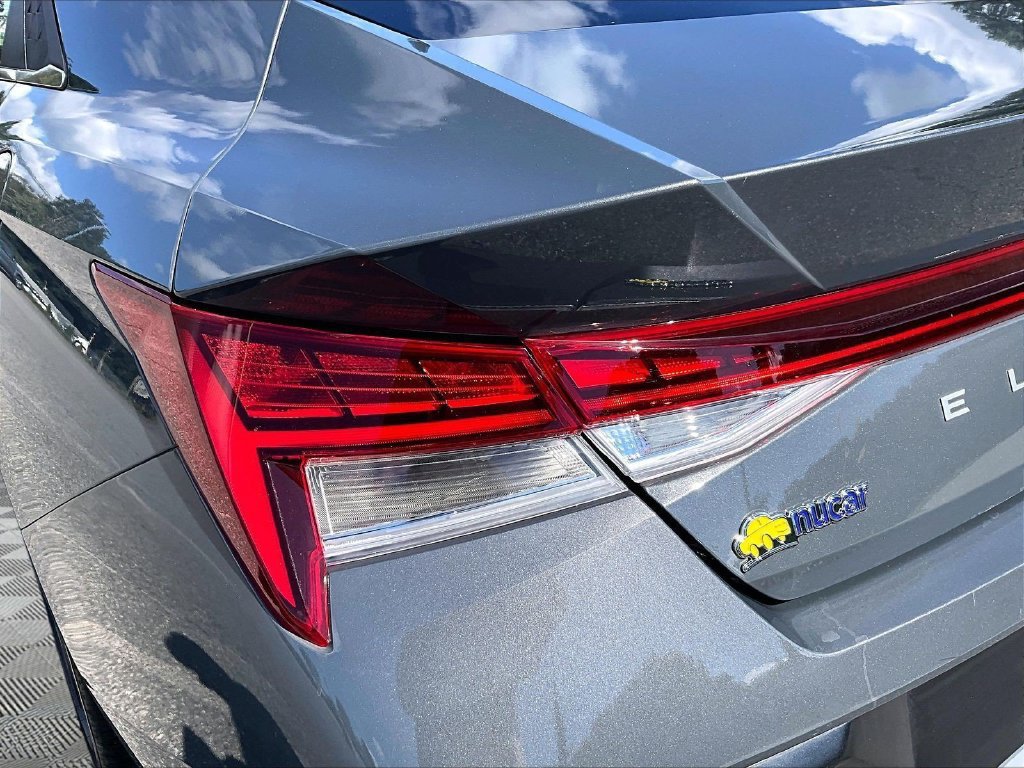 Used 2026 Hyundai Elantra Limited FWD image 34