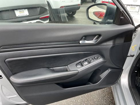 Used 2024 Nissan Altima 2.5 SV image 20