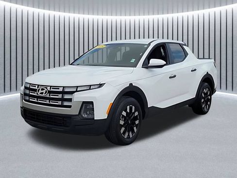 Used 2025 Hyundai Santa Cruz SE FWD image 3