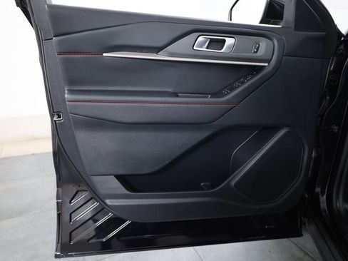 Certified 2025 Ford Explorer ST-Line image 10