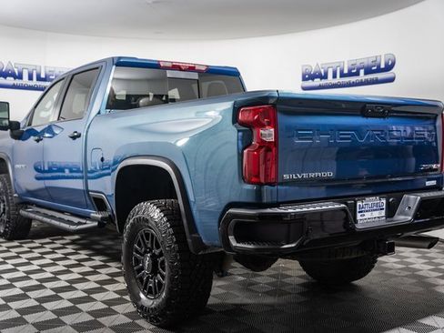 Used 2024 Chevrolet Silverado 2500 ZR2 w/ Technology Package image 4