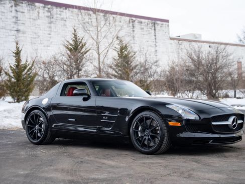 Used 2012 Mercedes-Benz SLS AMG Coupe image 8