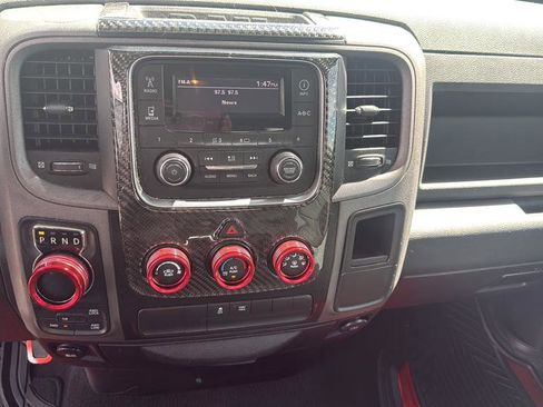 Used 2017 RAM 1500 Express AWD/4WD image 14