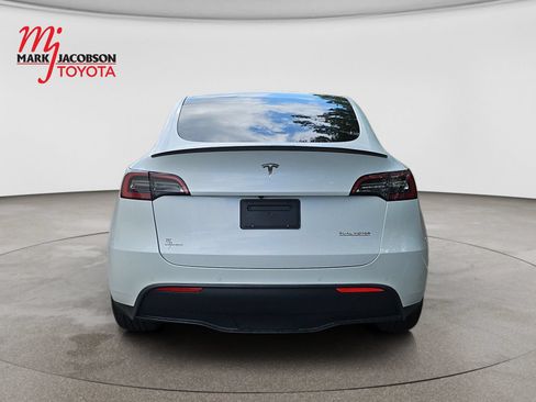 Used 2022 Tesla Model Y Performance AWD/4WD image 10