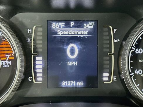 Used 2021 Jeep Cherokee Latitude FWD image 18