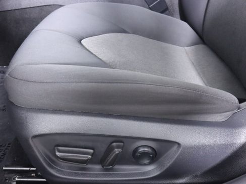 Used 2019 Toyota Camry LE FWD image 27