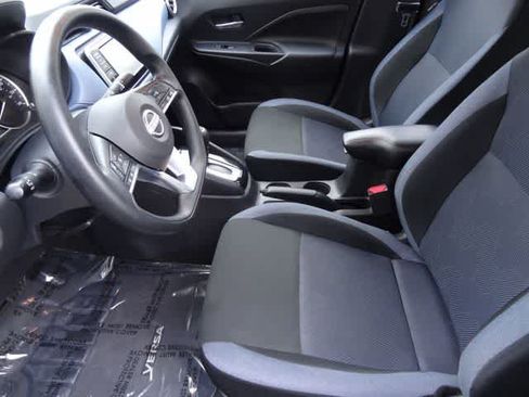 Used 2025 Nissan Versa SV FWD image 6