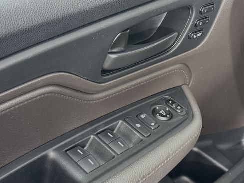 Certified 2019 Honda Odyssey EX-L image 18