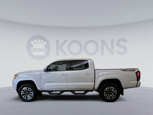 Used 2023 Toyota Tacoma TRD Sport w/ Technology Package image 2