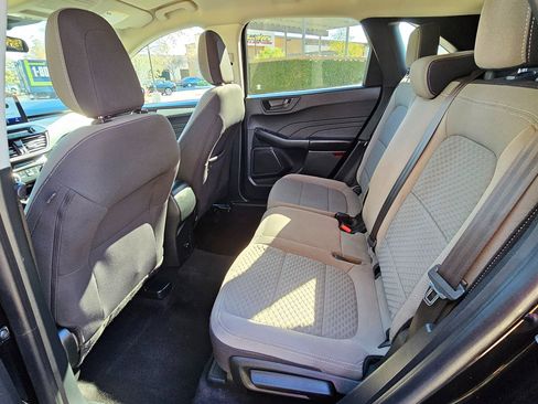 Used 2022 Ford Escape SE image 17