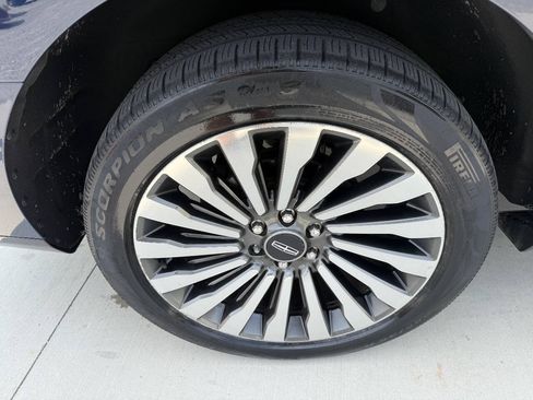 Used 2018 Lincoln Navigator Reserve w/ Technology Package AWD/4WD image 14