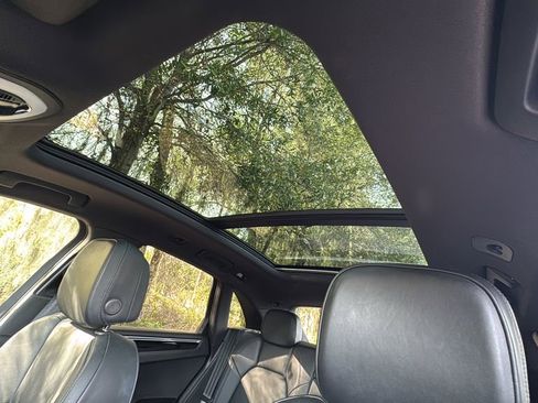 Certified 2023 Porsche Macan image 15