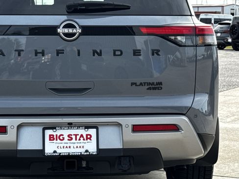Used 2023 Nissan Pathfinder Platinum image 10
