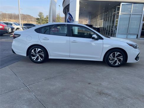 Used 2025 Subaru Legacy Premium AWD/4WD image 6